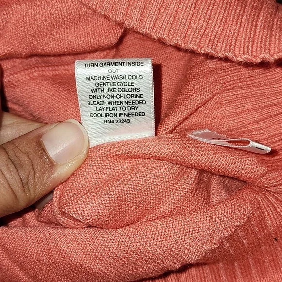 New York & Company. Pink convertible cowl neck sweater. XL - Picture 6 of 6